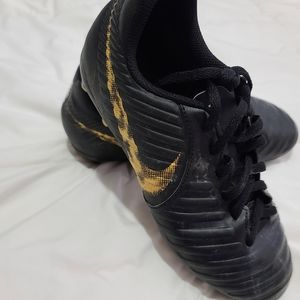4/$25🛑Nike  boys cleats size 5